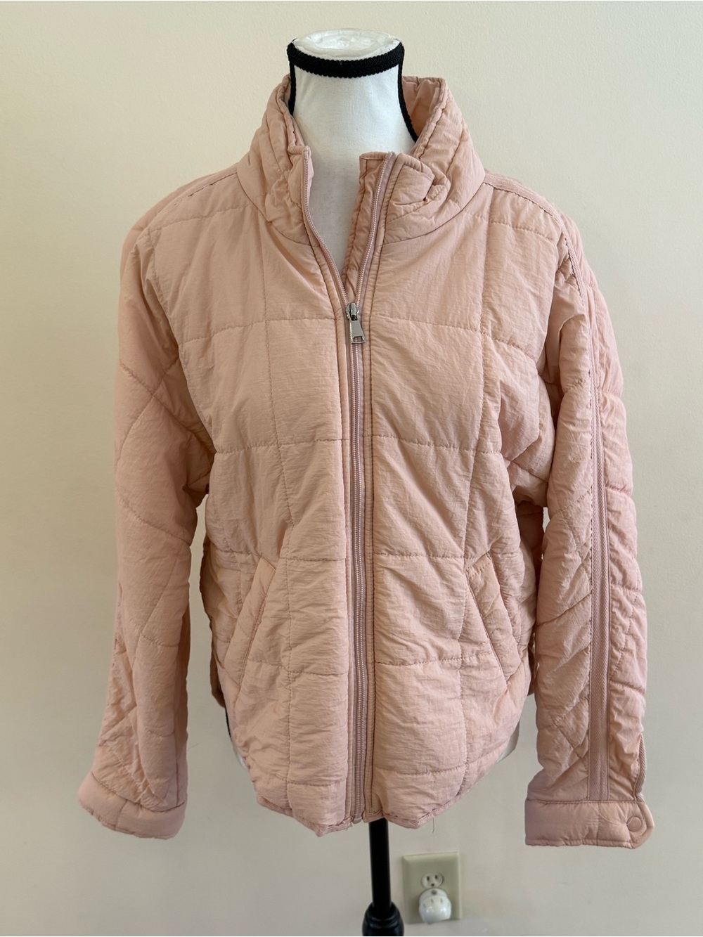 Women's Blush Quilted Puffer Jacket with Stand Collar size small